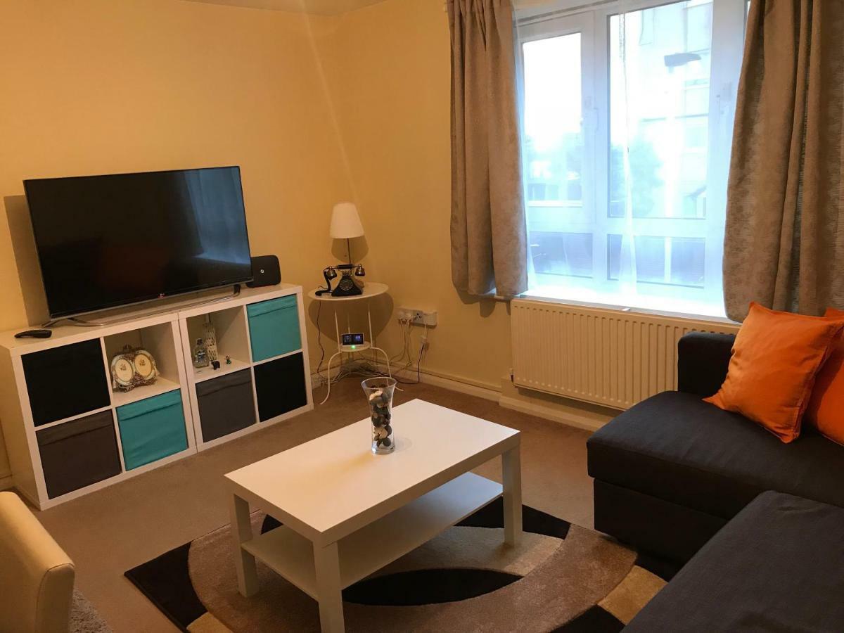 Cozy Apartment In Stratford From 18 Minutes To Central London Exterior photo