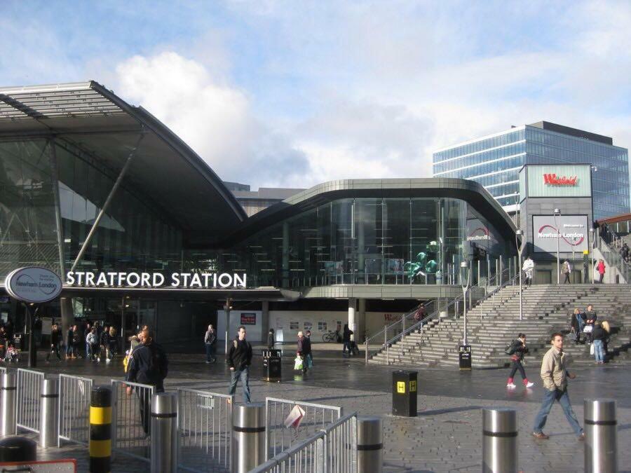 Cozy Apartment In Stratford From 18 Minutes To Central London Exterior photo